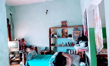 Casa venta 2 dormitorios 1 baño 1 patio 1 galpon 220 mts2 totales - Berazategui