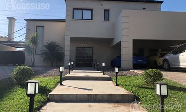Casa - Barrio Septiembre - Escobar