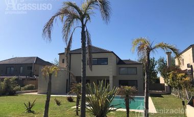 Casa - Barrio Septiembre - Escobar