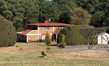 Rancho en Venta en Santo Tomás Ajusco, CDMX |  3 Casas + Caballerizas