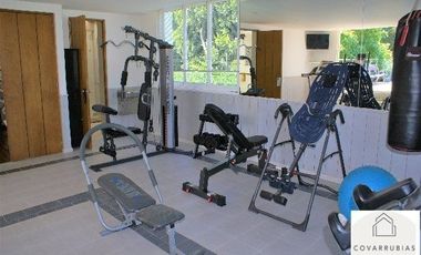 Residencia de Lujo en Lomas Hipódromo – ¡400 m² de Jardín, Alberca y Seguridad.