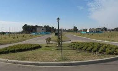 Oportunidad! Hermoso lote en venta en barrio Santa Lucía, Pilar del Este