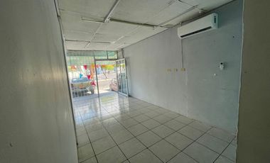LOCAL COMERCIAL EN RENTA FRENTE A CLINICA 34