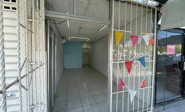 LOCAL COMERCIAL EN RENTA FRENTE A CLINICA 34
