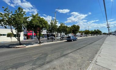 LOCAL COMERCIAL EN RENTA FRENTE A CLINICA 34