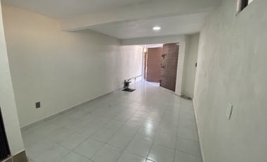 LOCAL EN RENTA SOBRE AVENIDA, PASA ESTRENAR.