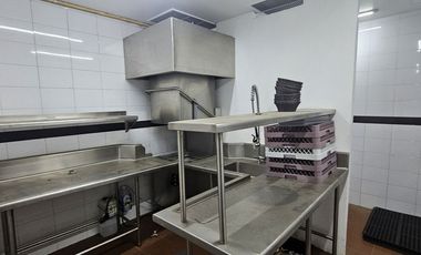 Local 821m2 en Santa Fe con terraza y area para cocina