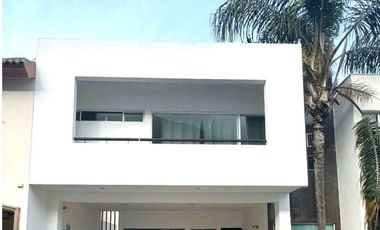 CASA EN VENTA PRIVANZAS