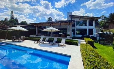 CASA DE REVISTA CLUB DE GOLF AVANDARO