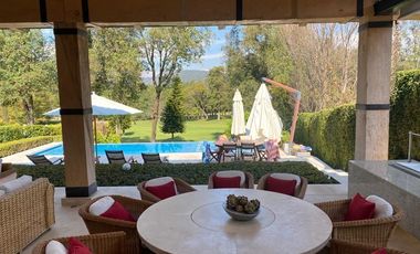 CASA DE REVISTA CLUB DE GOLF AVANDARO