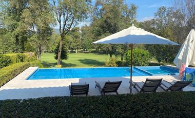 CASA DE REVISTA CLUB DE GOLF AVANDARO