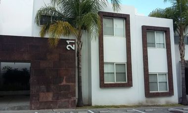 Casa Renta Santa Fe Juriquilla. Amueblada
