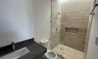 En venta townhouse con acabados premium en Cholul.