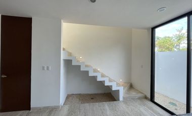 En venta townhouse con acabados premium en Cholul.