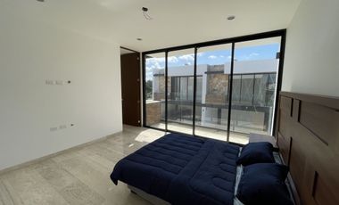 En venta townhouse con acabados premium en Cholul.