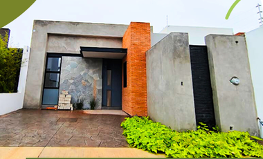 HERMOSA CASA DE UNA PLANTA EN REAL DE COMALA