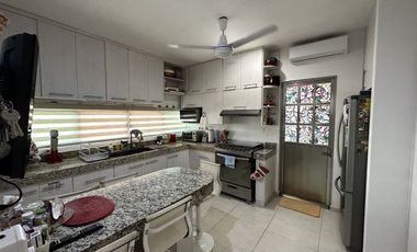 EN VENTA CASA EN CONKAL. PRIVADA 
