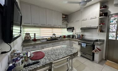 EN VENTA CASA EN CONKAL. PRIVADA 