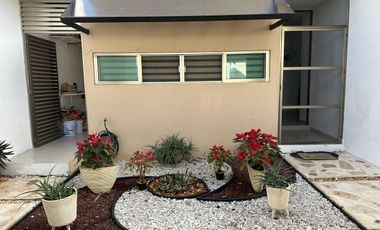 EN VENTA CASA EN CONKAL. PRIVADA 