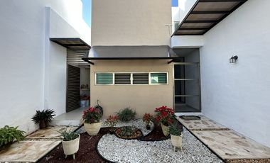 EN VENTA CASA EN CONKAL. PRIVADA 