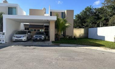 EN VENTA CASA EN CONKAL. PRIVADA 
