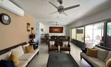 EN VENTA CASA EN CONKAL. PRIVADA 