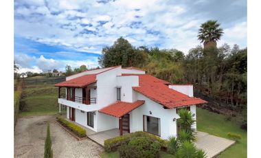 Casa independiente para la renta en barro blanco en Rionegro LDC