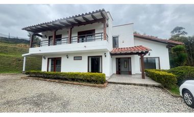 Casa independiente para la renta en barro blanco en Rionegro LDC
