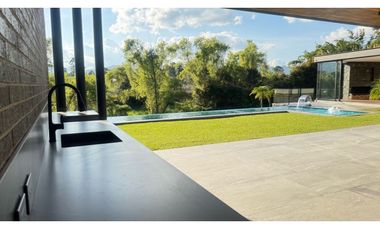 Hermosa casa para estrenar en unidad cerrada en Llanogrande LDC