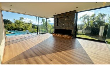 Hermosa casa para estrenar en unidad cerrada en Llanogrande LDC