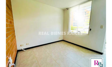 VENDO CASA MEDIANERA EN UNIDAD ABIERTA EN LA CEJA, ANTIOQUIA