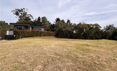 VENTA DE LOTE EN ENVIGADO SECTOR VARIANTE DE PALMAS EN UNIDAD CERRADA