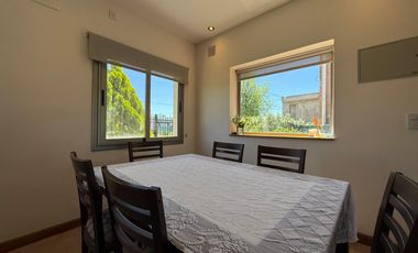 Venta casa de cuatro dormitorios con galería y cochera. Tierra de Sueños 3, Roldán