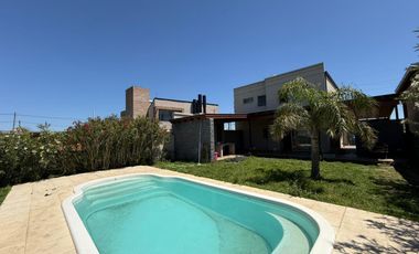 Venta casa de cuatro dormitorios con galería y cochera. Tierra de Sueños 3, Roldán