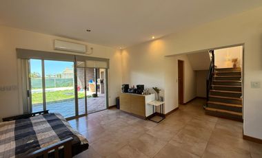 Venta casa de cuatro dormitorios con galería y cochera. Tierra de Sueños 3, Roldán