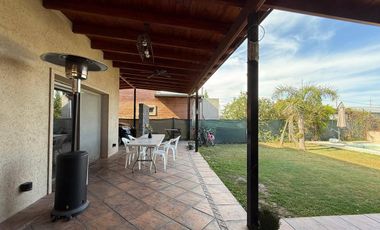 Venta casa de cuatro dormitorios con galería y cochera. Tierra de Sueños 3, Roldán