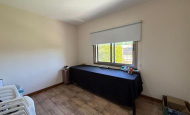 Venta casa de cuatro dormitorios con galería y cochera. Tierra de Sueños 3, Roldán