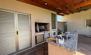 Venta casa de cuatro dormitorios con galería y cochera. Tierra de Sueños 3, Roldán