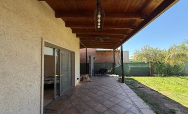 Venta casa de cuatro dormitorios con galería y cochera. Tierra de Sueños 3, Roldán