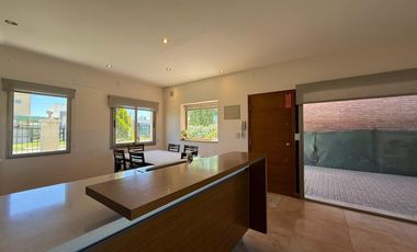 Venta casa de cuatro dormitorios con galería y cochera. Tierra de Sueños 3, Roldán