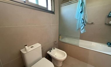 Venta casa de cuatro dormitorios con galería y cochera. Tierra de Sueños 3, Roldán