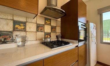 Venta casa de cuatro dormitorios con galería y cochera. Tierra de Sueños 3, Roldán