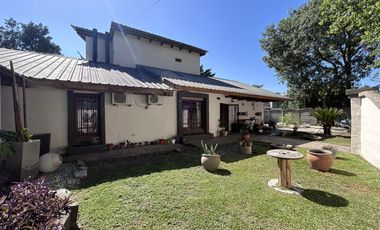 Venta casa Funes 4 dormitorios piscina jardin
