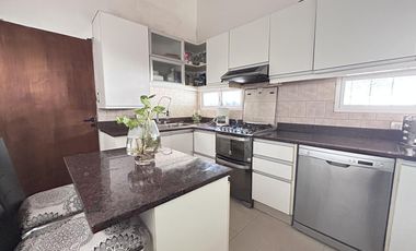 Venta casa Funes 4 dormitorios piscina jardin