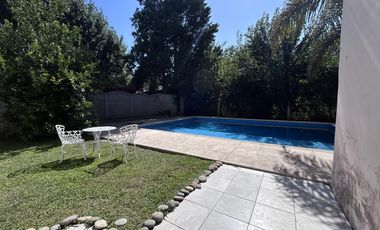 Venta casa Funes 4 dormitorios piscina jardin