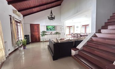 Venta casa Funes 4 dormitorios piscina jardin