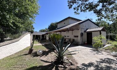 Venta casa Funes 4 dormitorios piscina jardin