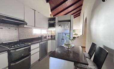 Venta casa Funes 4 dormitorios piscina jardin
