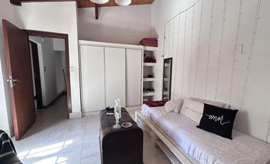Venta casa Funes 4 dormitorios piscina jardin