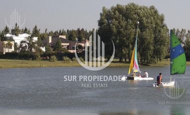 Casa con piscina y amplio jardin en El Lauquen, Canning